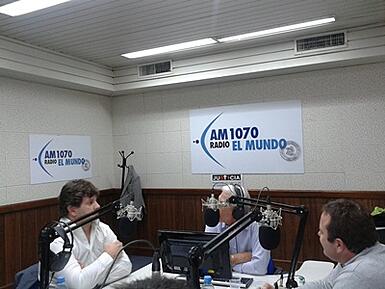 Radio- Entrevista Gustavo Aguirre - copia