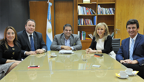 Blanca-Trevio-se-reuni-con-el-Ministro-de-Trabajo-de-Argentina-Jorge-Triaca.png